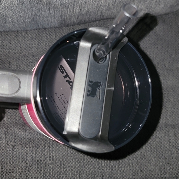 💓💓ELECTRIC PINK💓💓 30oz Stanley Quencher H20 Tumbler Genuine Stanley - Picture 4 of 5